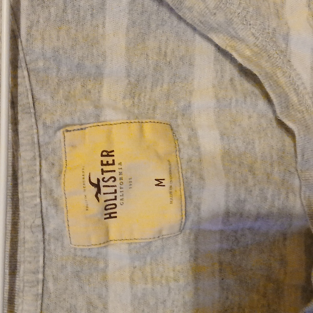 Hollister Women's Gray Striped Top - Picture 2 of 4
